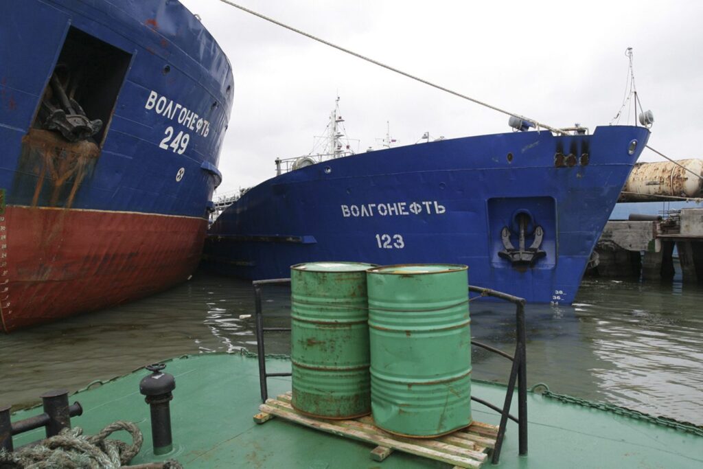 2007 11 13t120000z 882085090 gm1dwoxmveaa rtrmadp 3 russia tanker 1400x934